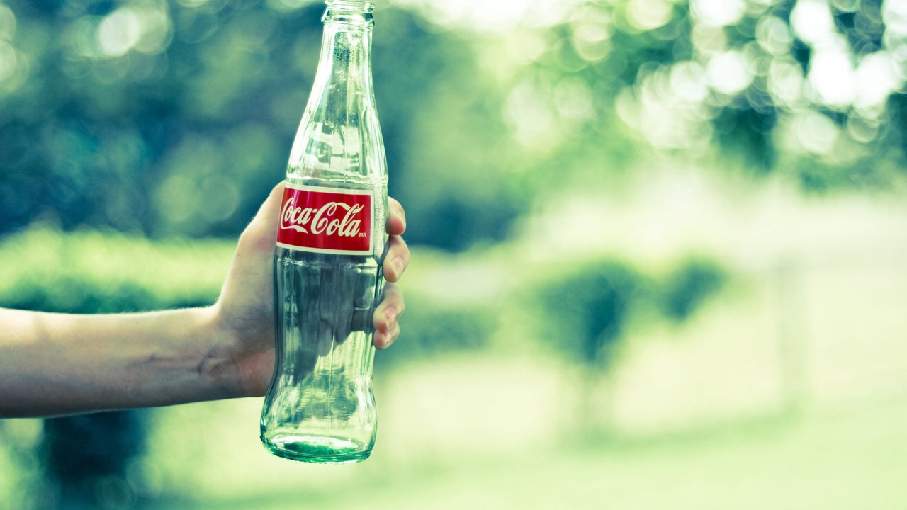 Обои рука, бутылка, кока-кола, nastroenie, ruka, ruki, butylka, butylki, napitok, napit, hand, bottle, coca-cola разрешение 2560x1600 Загрузить