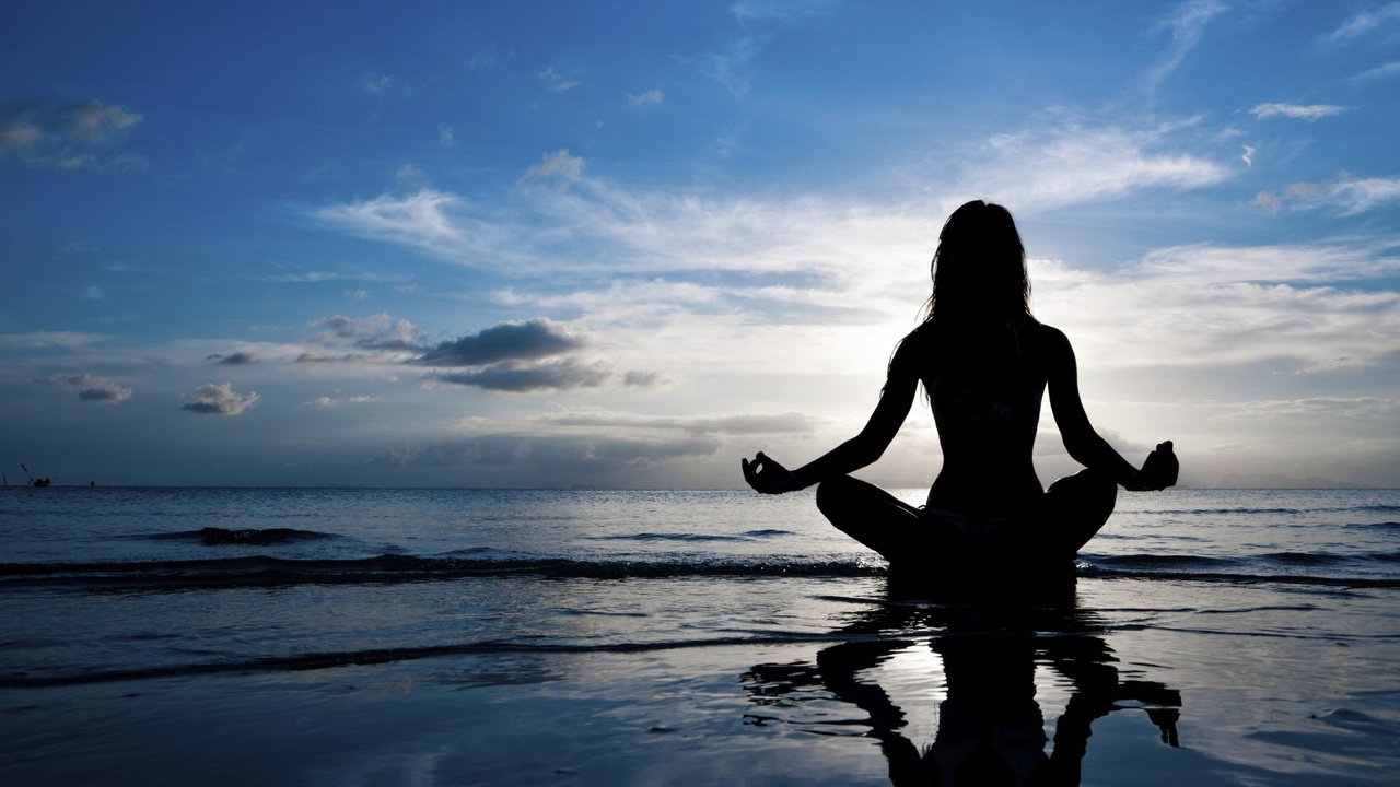 Обои небо, девушка, море, медитация, йога, the sky, girl, sea, meditation, yoga разрешение 2560x1600 Загрузить