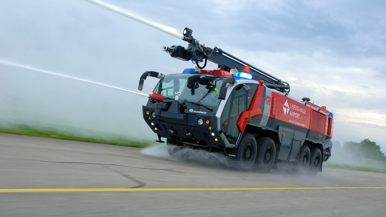 Обои water cannons, vehicles, fire-service vehicles, rosenbauer crashtender разрешение 1920x1080 Загрузить