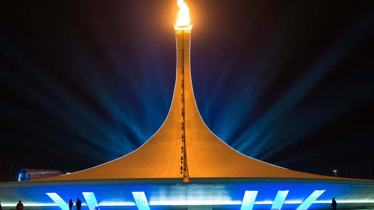 Скачать обои город, олимпийские, россия, olympic flame cauldron, олимпийский  огонь разрешение 1280x720 #66335