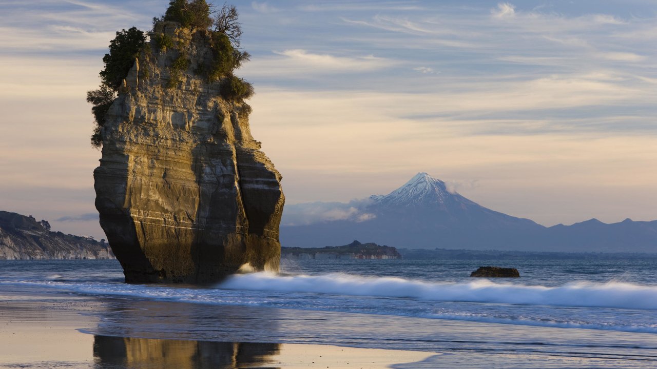 Обои море, скала, новая зеландия, гора таранаки, sea, rock, new zealand, mt taranaki разрешение 2000x1333 Загрузить