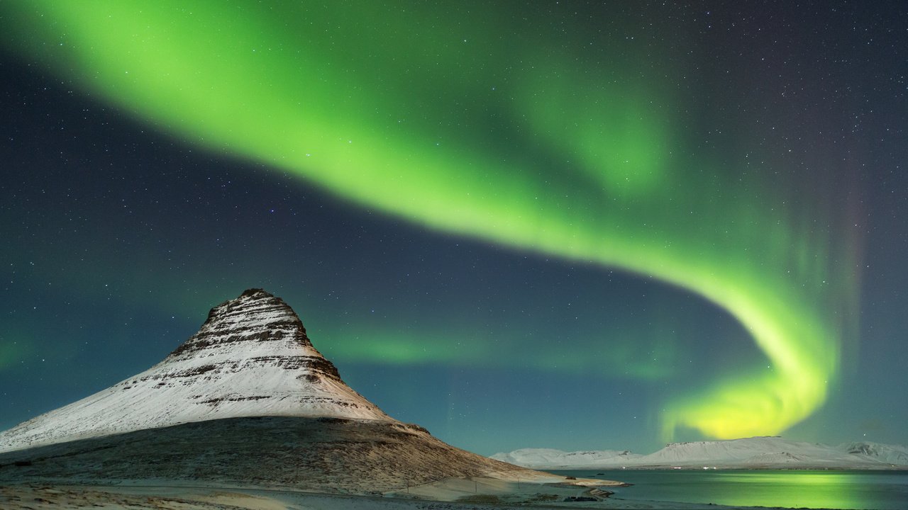 Обои ночь, снег, гора, исландия, киркьюфетль, night, snow, mountain, iceland, kirkjufell разрешение 1920x1080 Загрузить