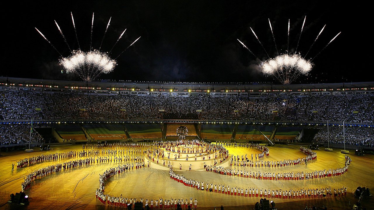 Обои футбол, стадион, бразилия, чемпионат мира, fireworks at the stadium world cup in brazil, маракана, football, stadium, brazil, the world cup разрешение 2560x1600 Загрузить