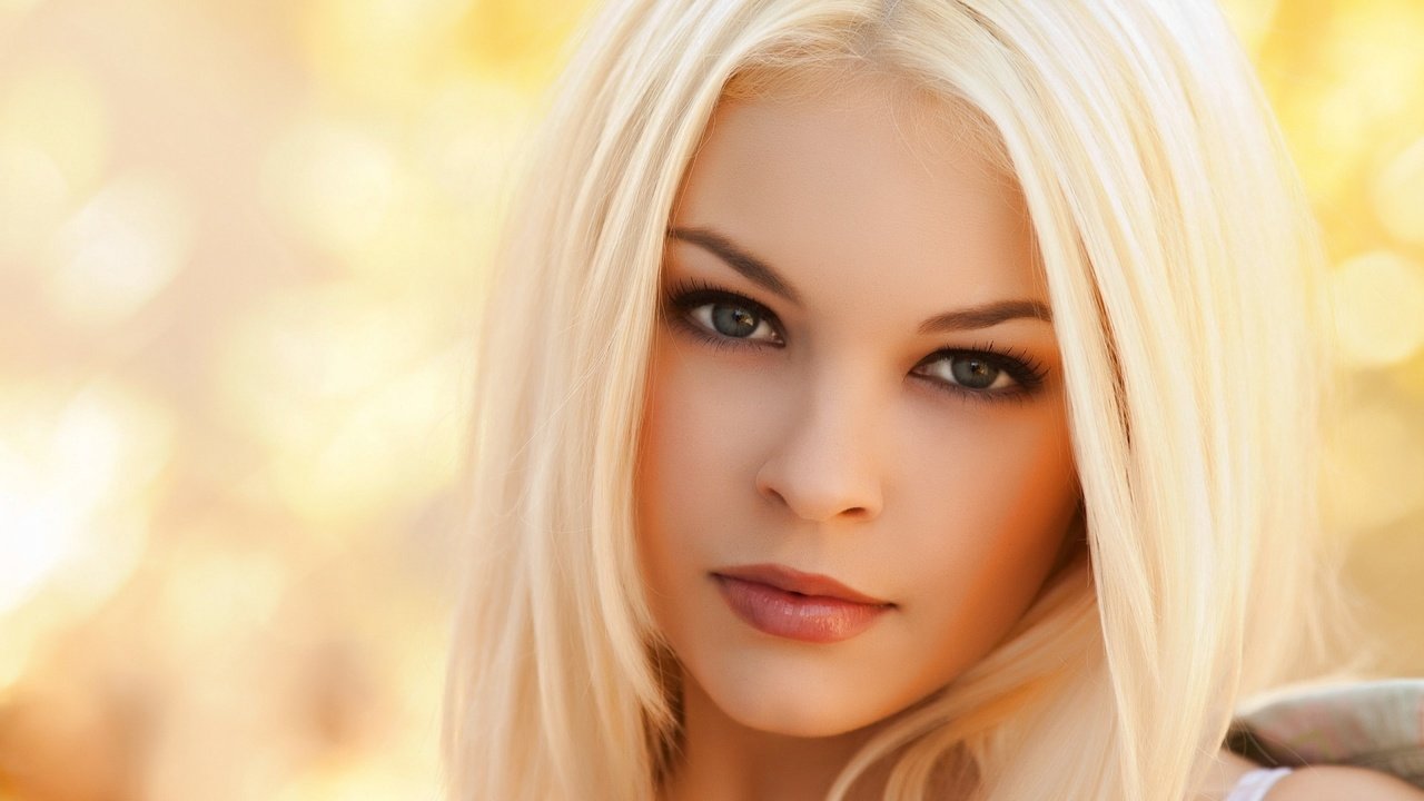 Обои девушка, портрет, взгляд, волосы, лицо, красивая блондиночка, girl, portrait, look, hair, face, beautiful blonde разрешение 1920x1200 Загрузить