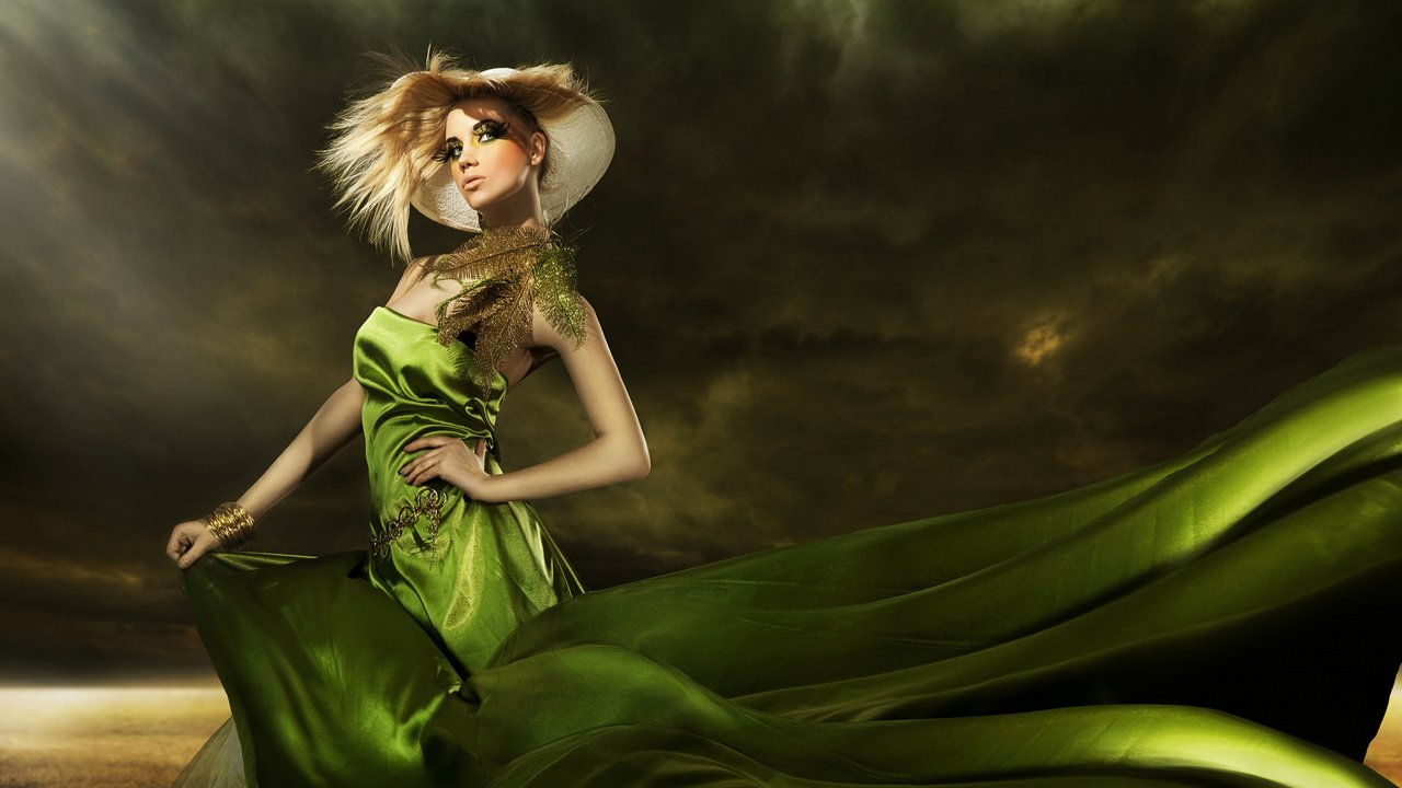 Обои ушанка, перышки, fashionable girl, elegant hairstyle, зеленое платье, грим, hat, feathers, green dress, makeup разрешение 2560x1600 Загрузить