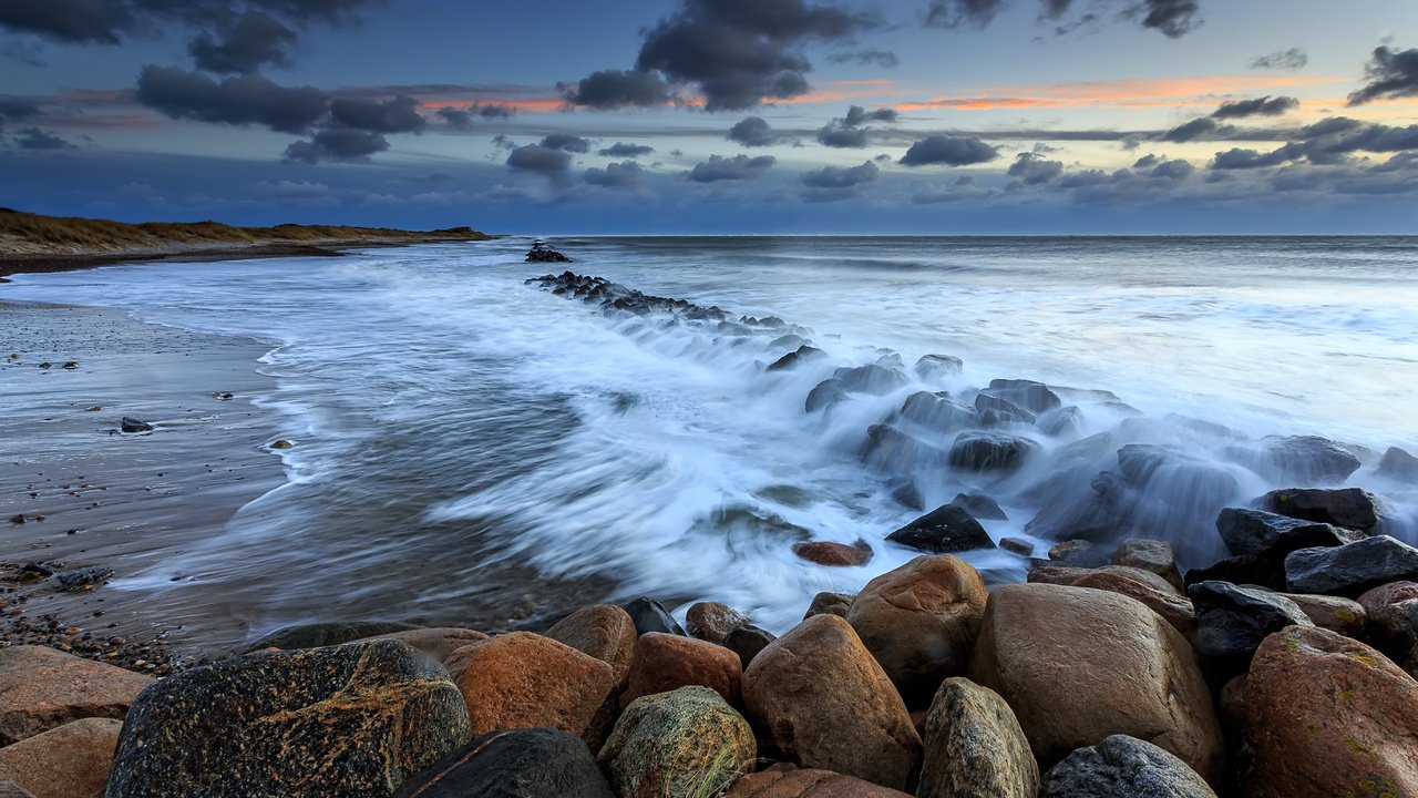 Обои камни, берег, волны, закат, пейзаж, море, дания, stones, shore, wave, sunset, landscape, sea, denmark разрешение 5472x3648 Загрузить