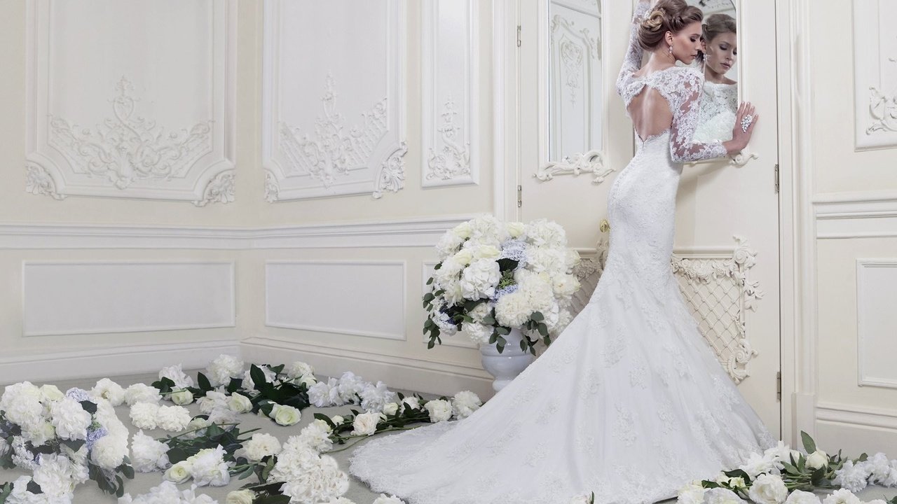 Обои цветы, девушка, платье, зеркало, невеста, flowers, girl, dress, mirror, the bride разрешение 1920x1200 Загрузить