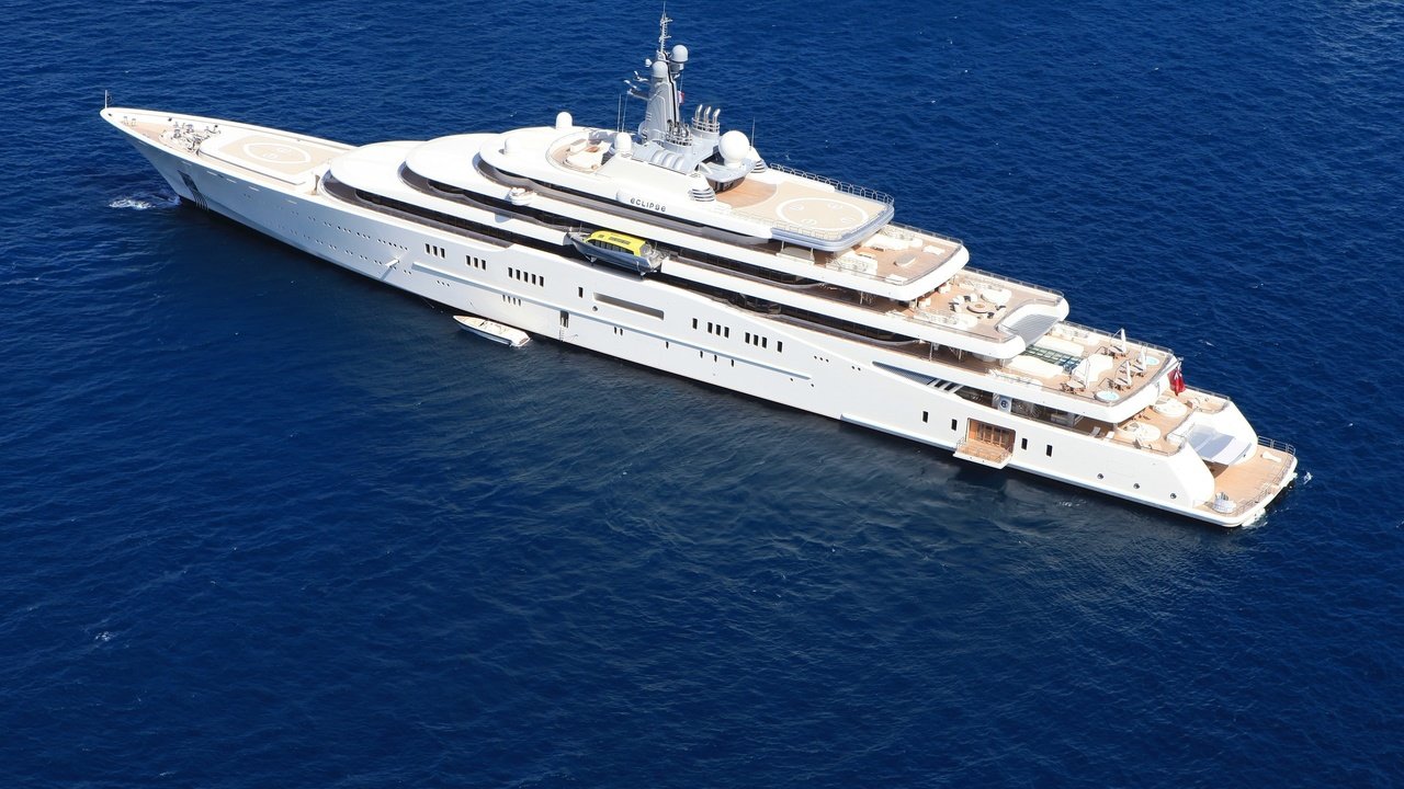 Обои яхта, затмение, белая, катер, мега, море., моторная, yacht, eclipse, white, boat, mega, sea., motor разрешение 2560x1600 Загрузить