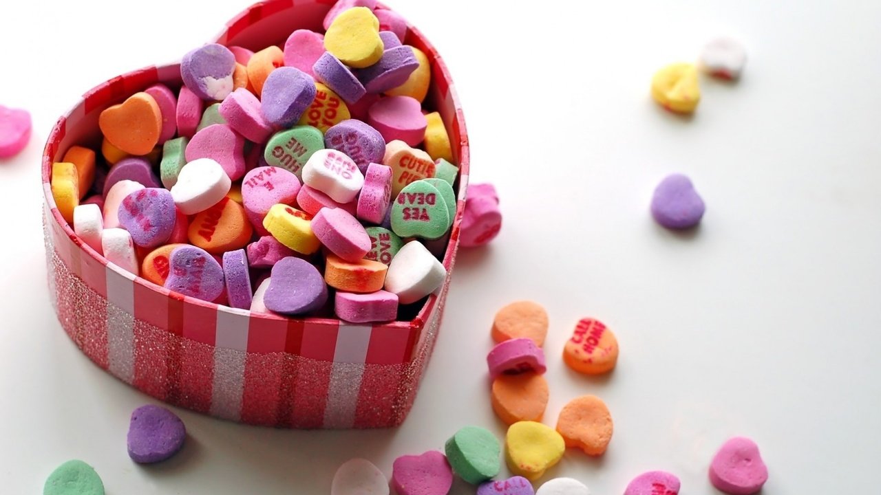 Обои день святого валентина, разноцветные, конфеты, сладости, сердце, любовь, подарок, сердечки, коробка, valentine's day, colorful, candy, sweets, heart, love, gift, hearts, box разрешение 1920x1276 Загрузить