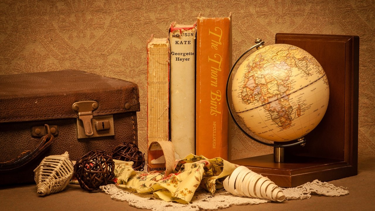 Обои книги, глобус, салфетка, чемодан, натюрморт, поделки, books, globe, napkin, suitcase, still life, diy разрешение 1920x1200 Загрузить