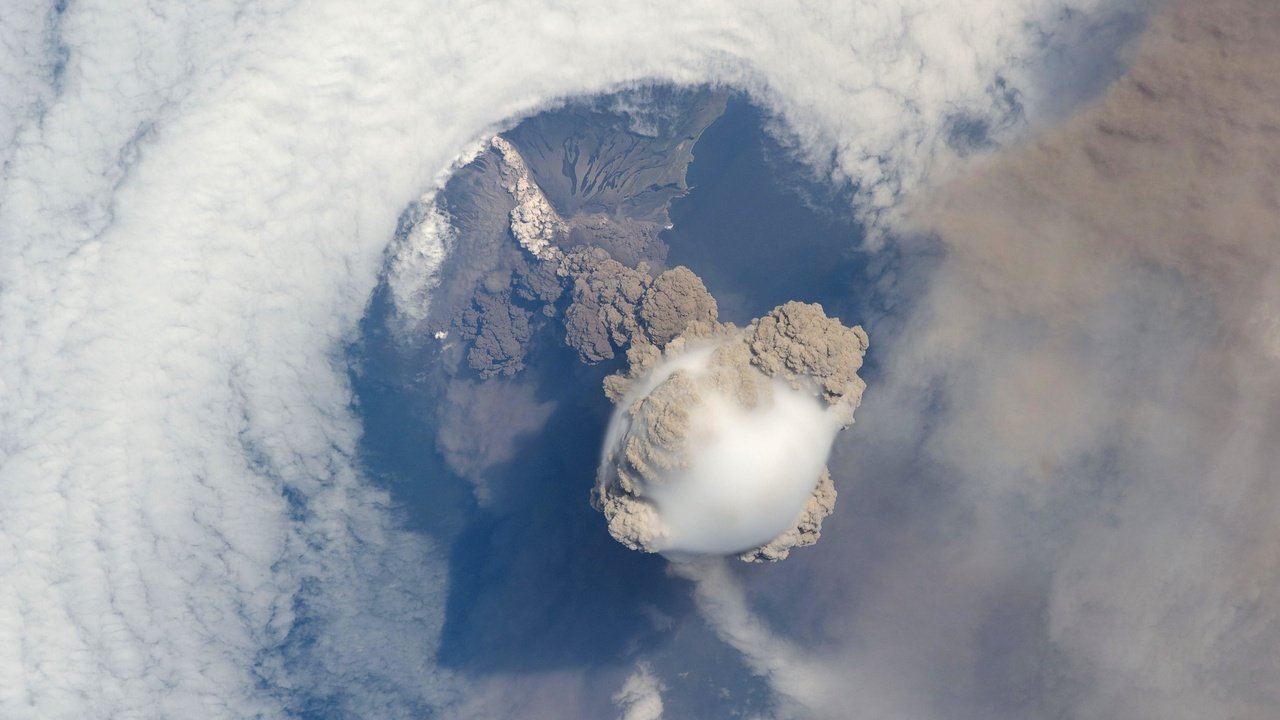 Обои космос, фото, вид, красивый, вулкан, space, photo, view, beautiful, the volcano разрешение 4288x2840 Загрузить