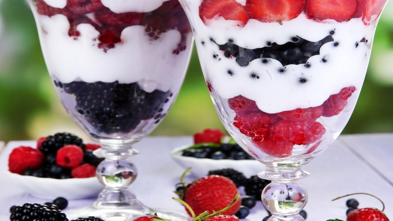 Обои мороженое, фрукты, клубника, ягоды, десерт, сладкий, ice cream, fruit, strawberry, berries, dessert, sweet разрешение 2880x2797 Загрузить