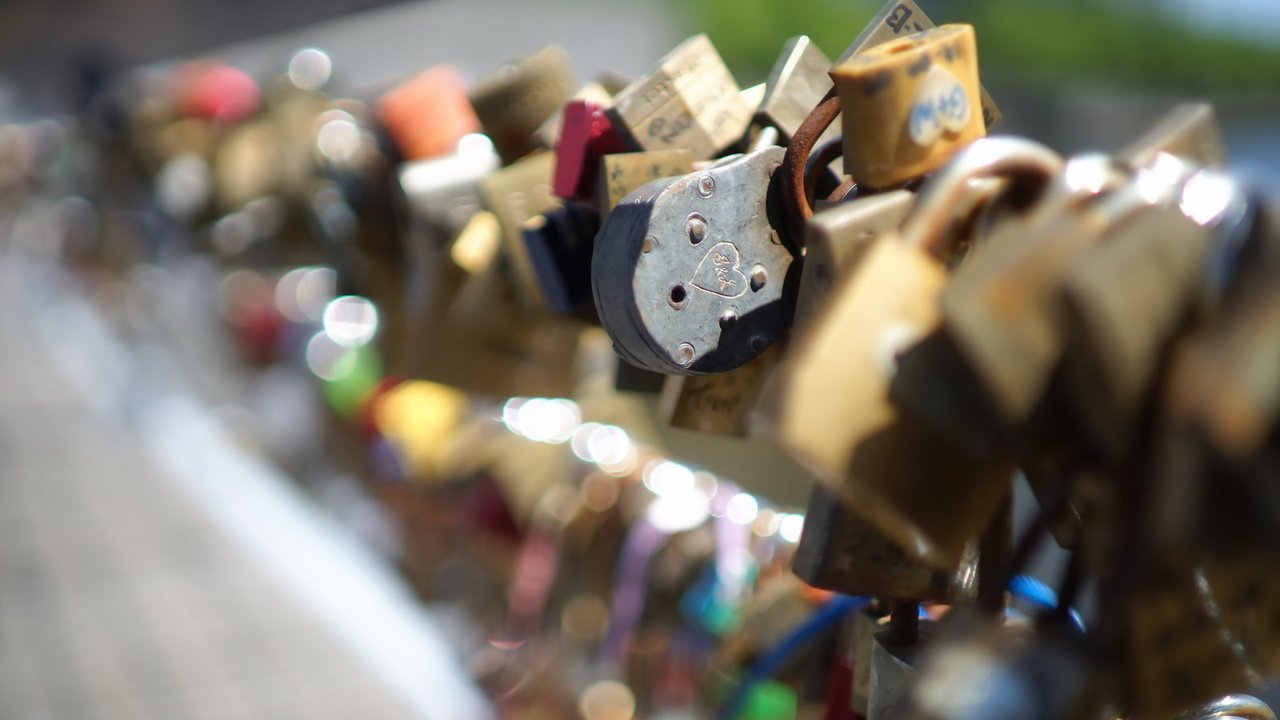 Обои макро, фон, любовь, замки, love locks, macro, background, love, locks разрешение 1920x1280 Загрузить