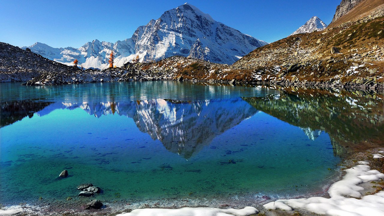 Обои озеро, пьемонт, горы, alpe veglia, lago bianco, отражение, trasquera, италия, альпы, белое озеро, гора монте-леоне, траскуэра, lake, piedmont, mountains, reflection, italy, alps, white lake, monte leone, trackware разрешение 2048x1226 Загрузить