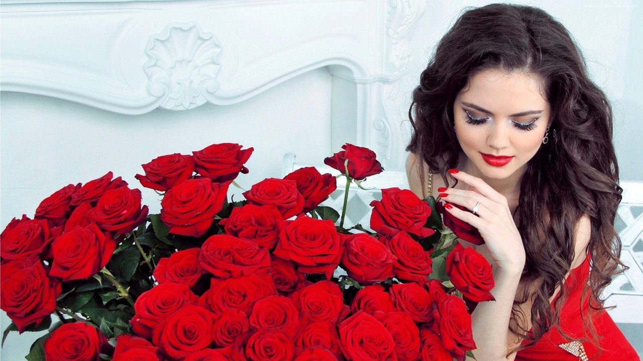 Обои девушка, поза, розы, модель, лицо, красивая, длинные волосы, girl, pose, roses, model, face, beautiful, long hair разрешение 1920x1080 Загрузить