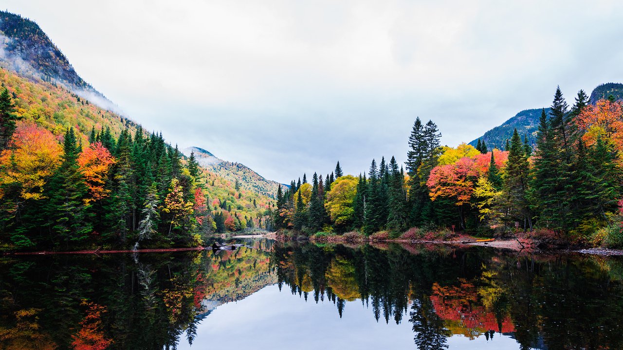 Обои озеро, горы, отражение, пейзаж, осень, канада, квебек, lake, mountains, reflection, landscape, autumn, canada, qc разрешение 2000x1335 Загрузить