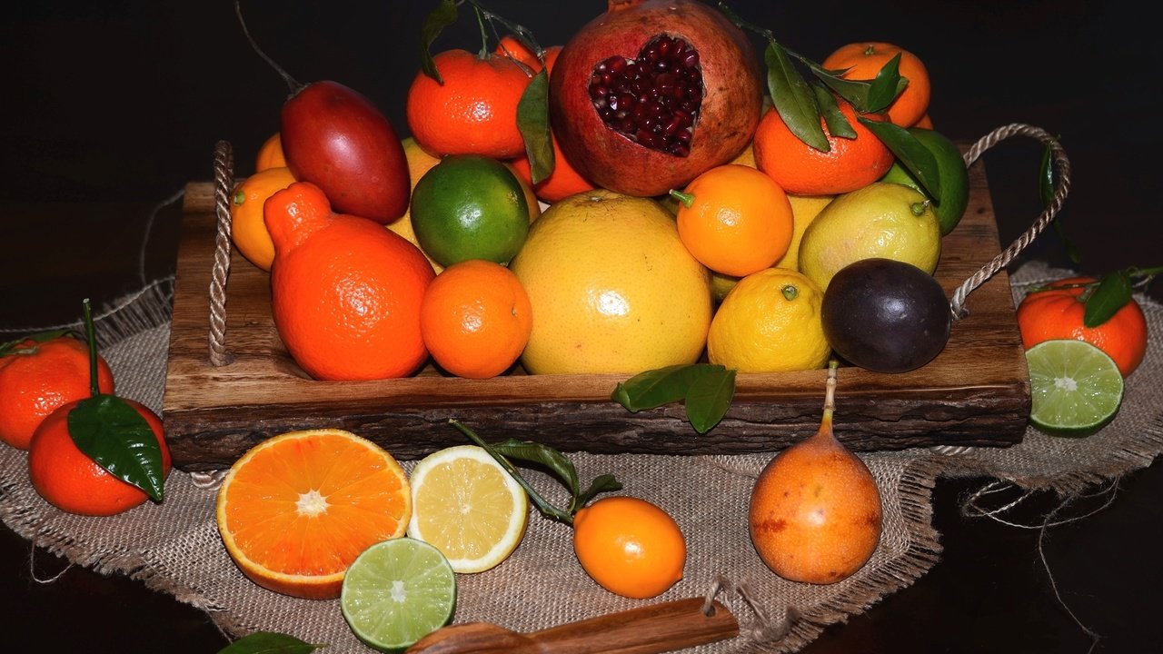 Обои фрукты, лайм, мандарин, лимоны, цитрусы, гранат, грейпфрут, апельсиы, fruit, lime, mandarin, lemons, citrus, garnet, grapefruit, aplysia разрешение 1920x1283 Загрузить