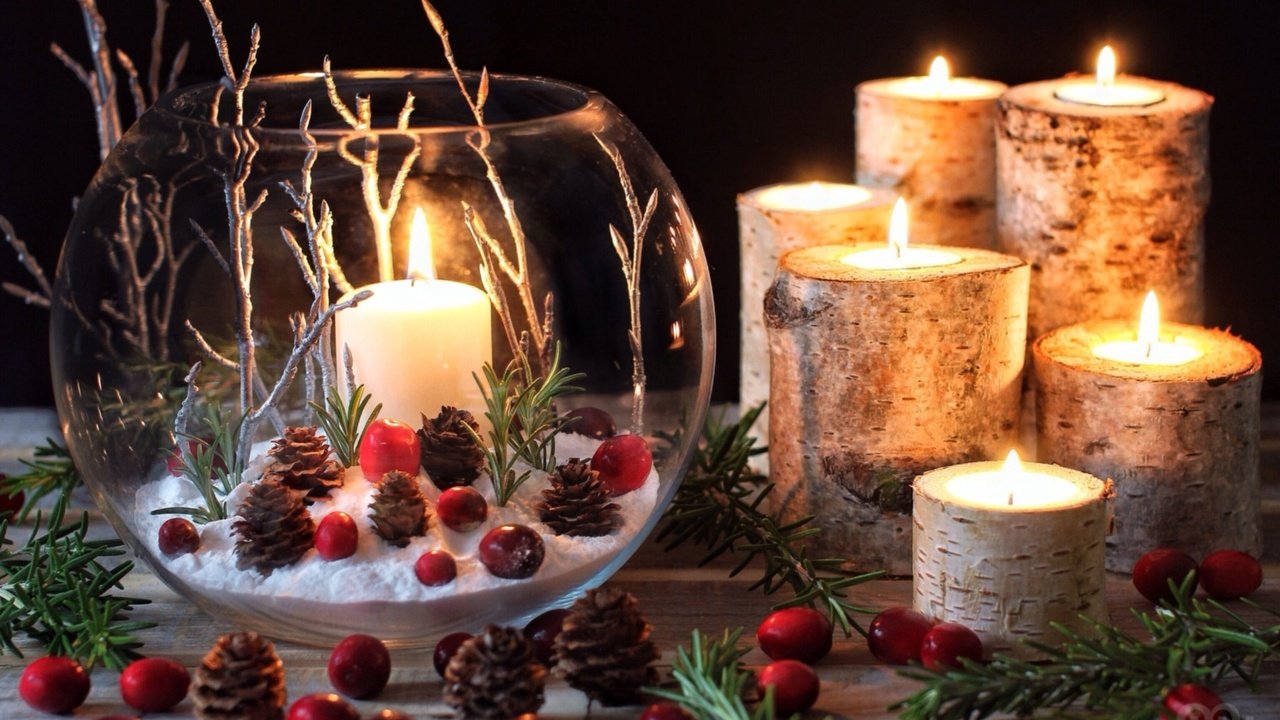 Обои свечи, ветки, шишки, композиция, клюква, candles, branches, bumps, composition, cranberry разрешение 1920x1280 Загрузить