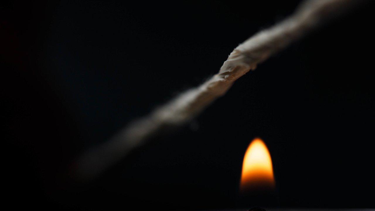 Обои огонь, веревка, свеча, fire, rope, candle разрешение 5374x3583 Загрузить