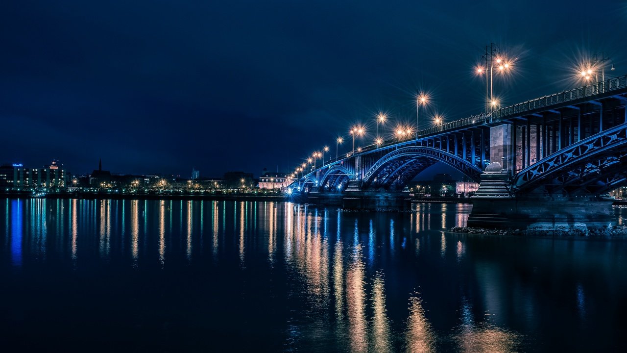 Обои ночь, фонари, огни, река, германия, майнц, рейн.мост, night, lights, river, germany, mainz, rhine.bridge разрешение 2880x1728 Загрузить