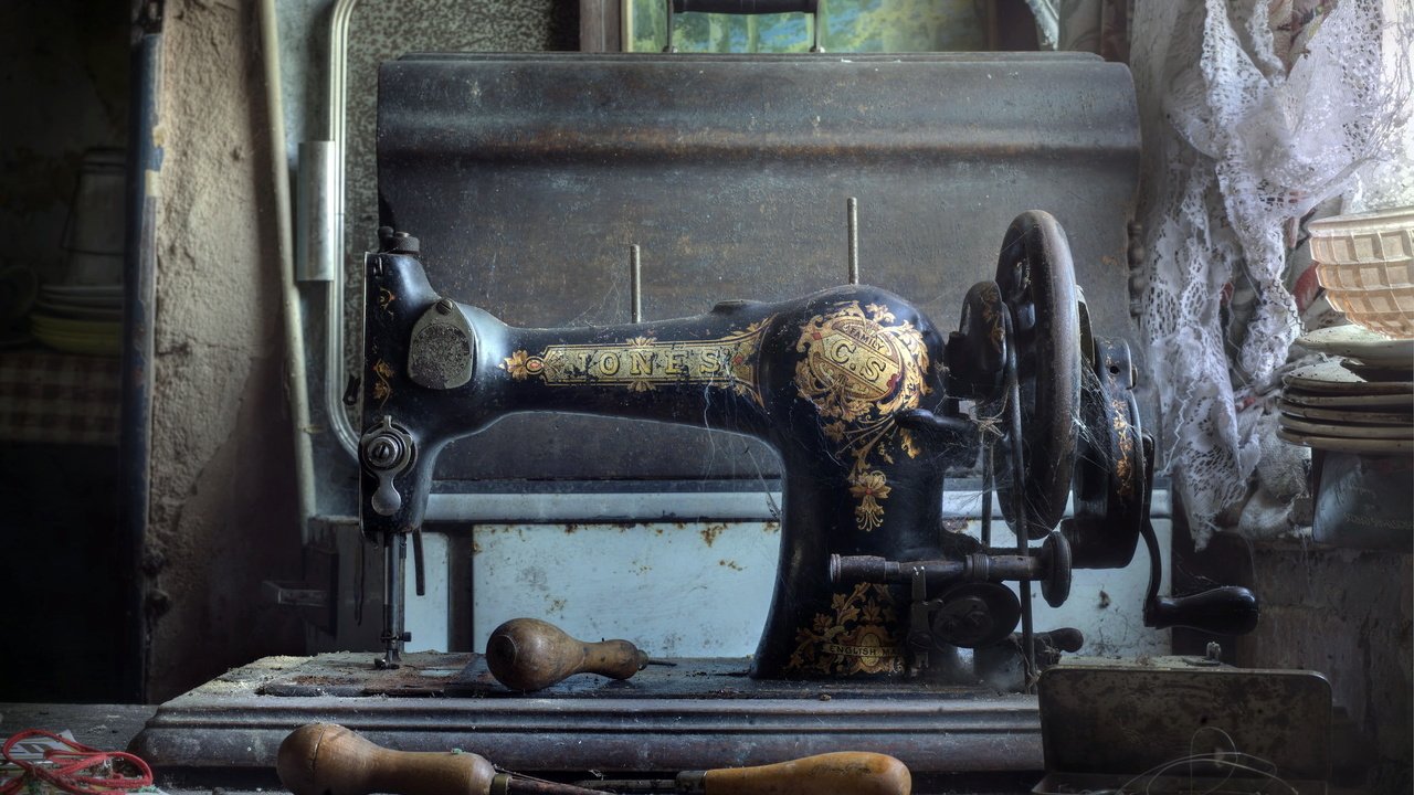 Обои фон, швейная машина, старьё, background, sewing machine, junk разрешение 2048x1363 Загрузить