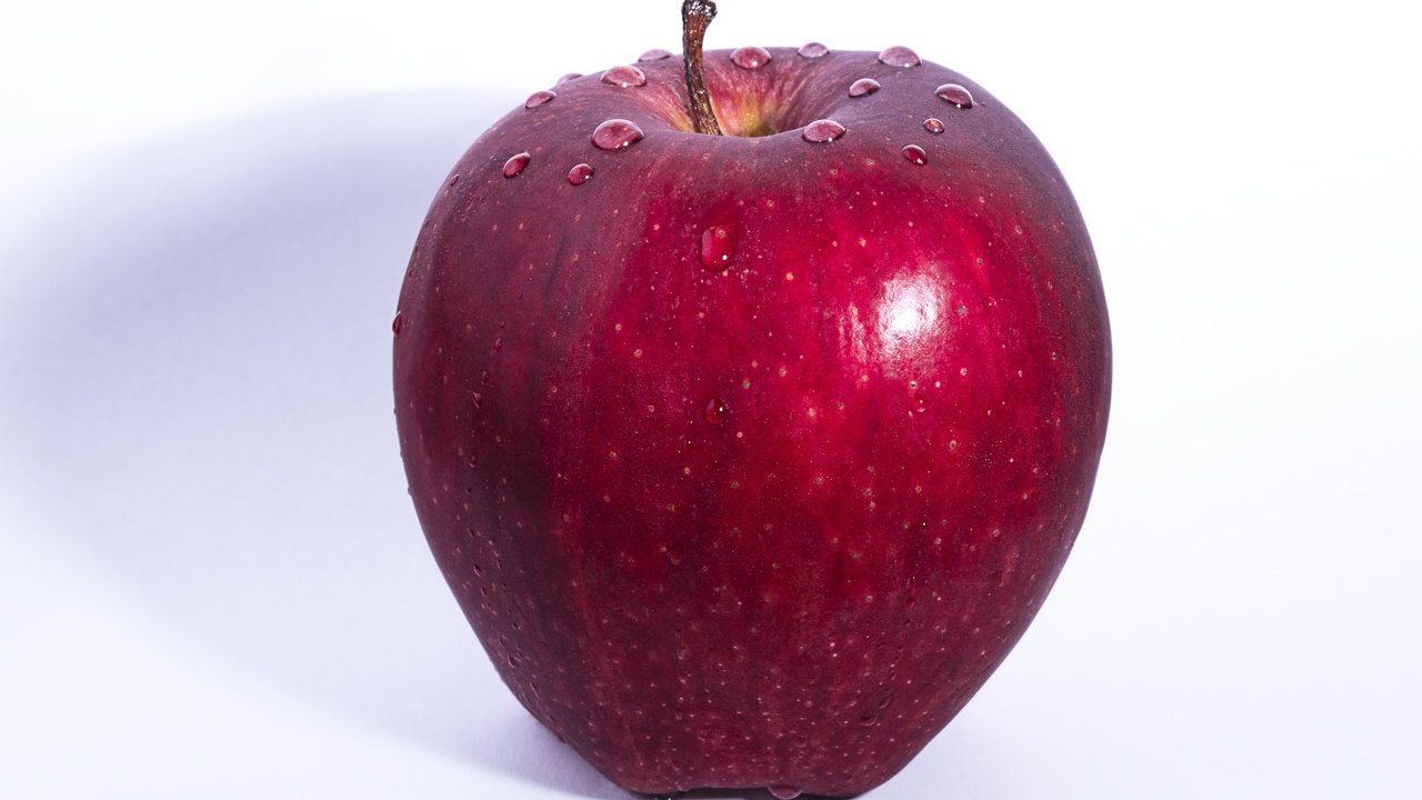 Обои фон, капли, фрукты, яблоко, красное, background, drops, fruit, apple, red разрешение 2880x1800 Загрузить