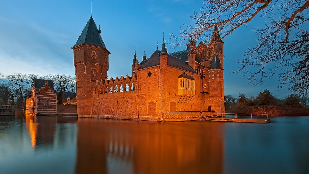 Обои вода, замок, нидерланды, ров, heeswijk castle, замок хейсвик, water, castle, netherlands, ditch, castle hasvik разрешение 2048x1349 Загрузить