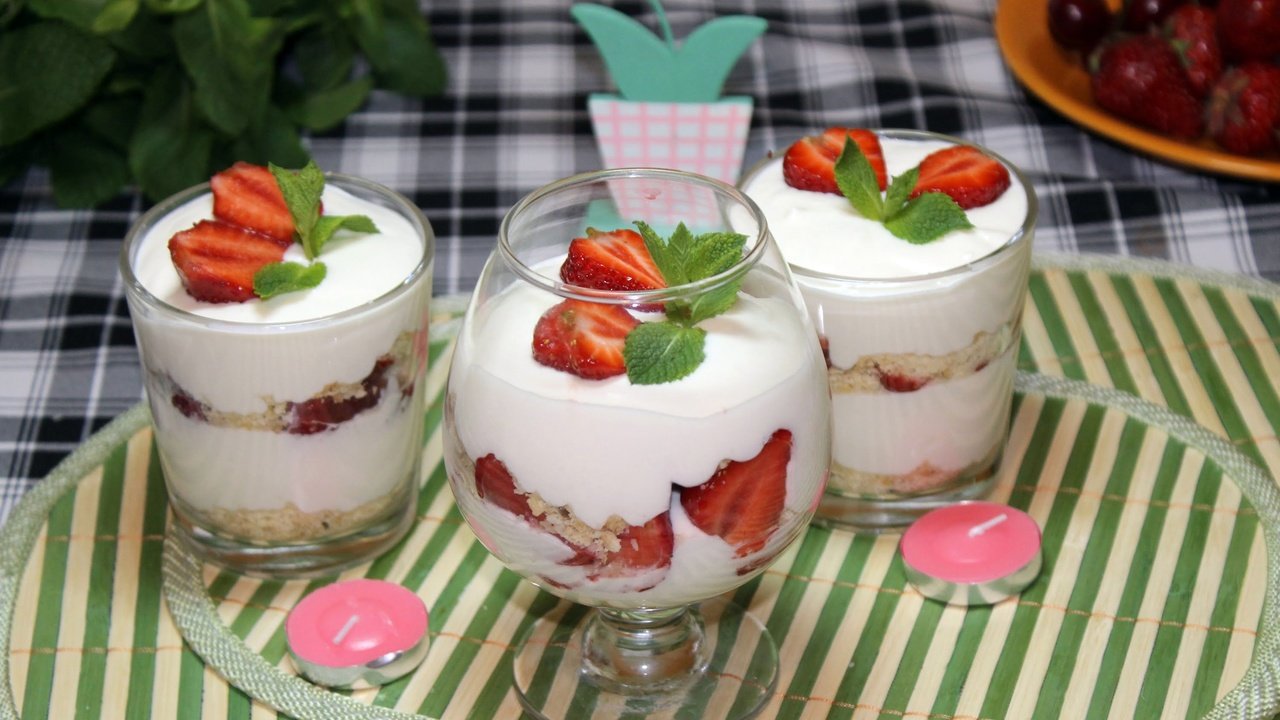 Обои мята, еда, клубника, бокал, стаканы, сладкое, сливки, .десерт, mint, food, strawberry, glass, glasses, sweet, cream, .dessert разрешение 3000x2000 Загрузить