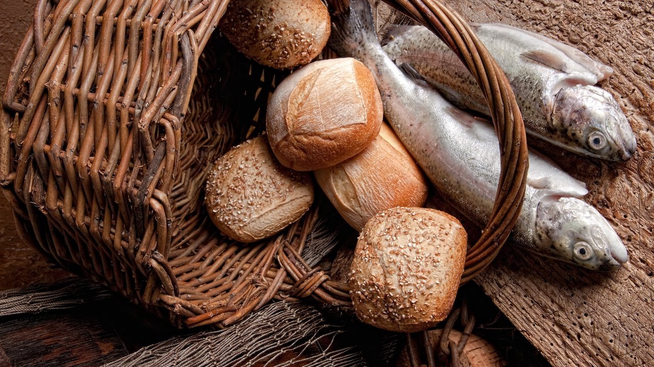 Обои хлеб, корзина, рыба, выпечка, булочки, bread, basket, fish, cakes, buns разрешение 5054x3370 Загрузить