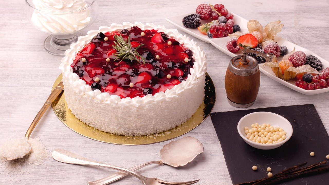 Обои ягоды, торт, десерт, крем, berries, cake, dessert, cream разрешение 1920x1141 Загрузить