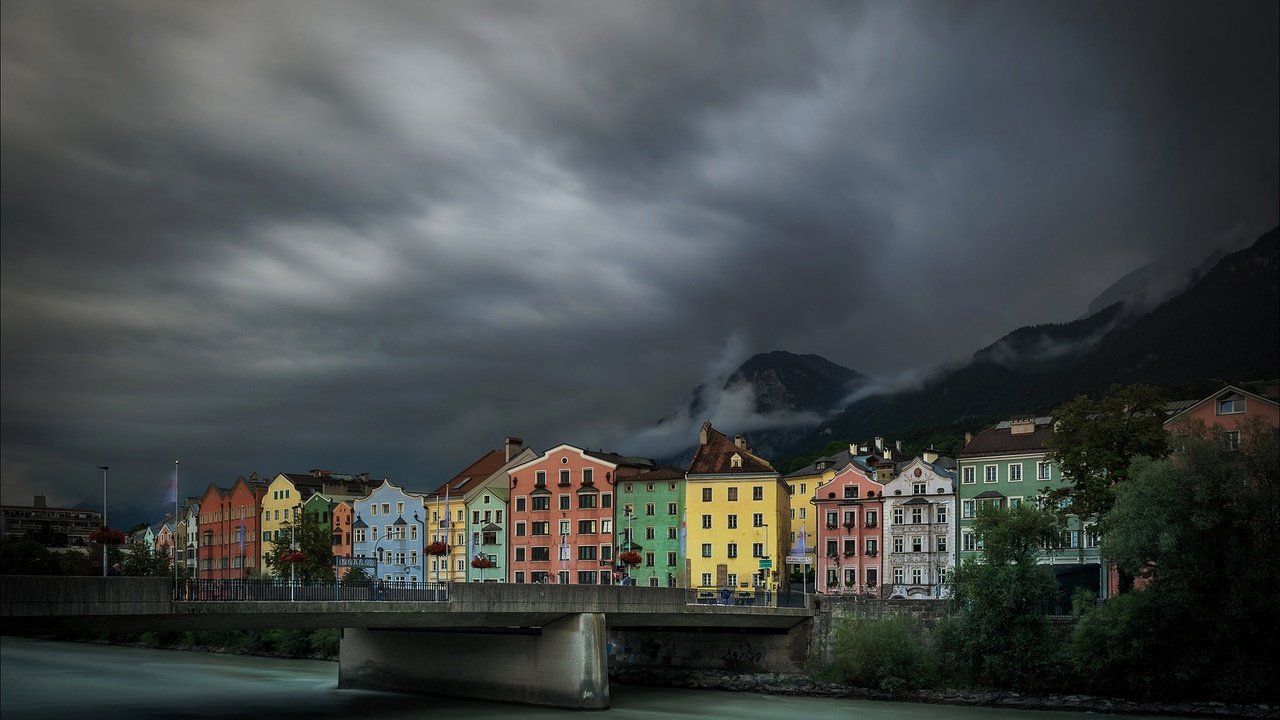 Обои река, тучи, мост, австрия, дома, инсбрук, river, clouds, bridge, austria, home, innsbruck разрешение 1920x1243 Загрузить