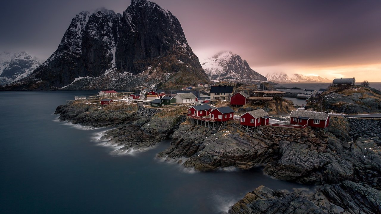 Обои горы, скалы, норвегия, поселок, лофотенские острова, фьорд, mountains, rocks, norway, the village, the lofoten islands, the fjord разрешение 2048x1365 Загрузить