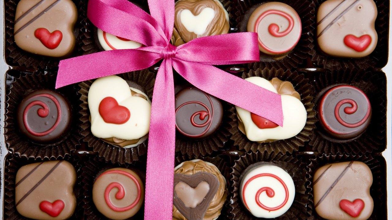 Обои конфеты, сердечка, valentine`s day, сердце, любовь, подарок, шоколад, романтик, день святого валентина, в шоколаде, влюбленная, candy, heart, love, gift, chocolate, romantic, valentine's day разрешение 5008x3405 Загрузить