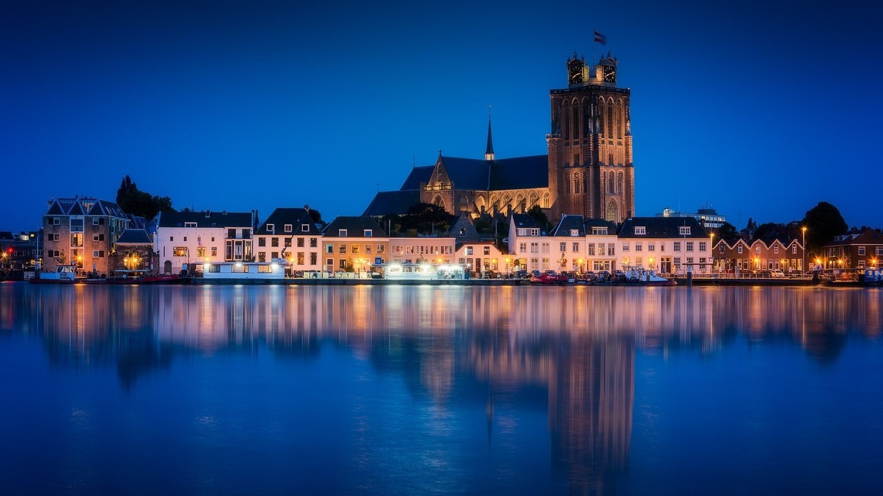 Обои ночь, огни, река, церковь, нидерланды, голландия, night, lights, river, church, netherlands, holland разрешение 2048x1365 Загрузить