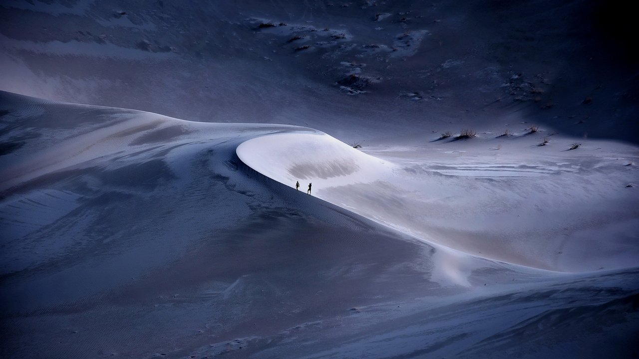 Обои природа, песок, люди, пустыня, дюны, nature, sand, people, desert, dunes разрешение 1920x1282 Загрузить