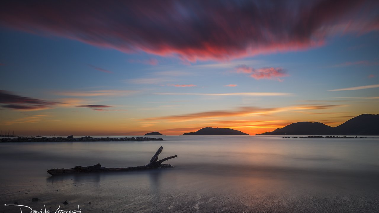 Обои скалы, берег, закат, море, италия, небо. облака, davide lopresti, леричи, rocks, shore, sunset, sea, italy, the sky. clouds, lerici разрешение 2000x1196 Загрузить