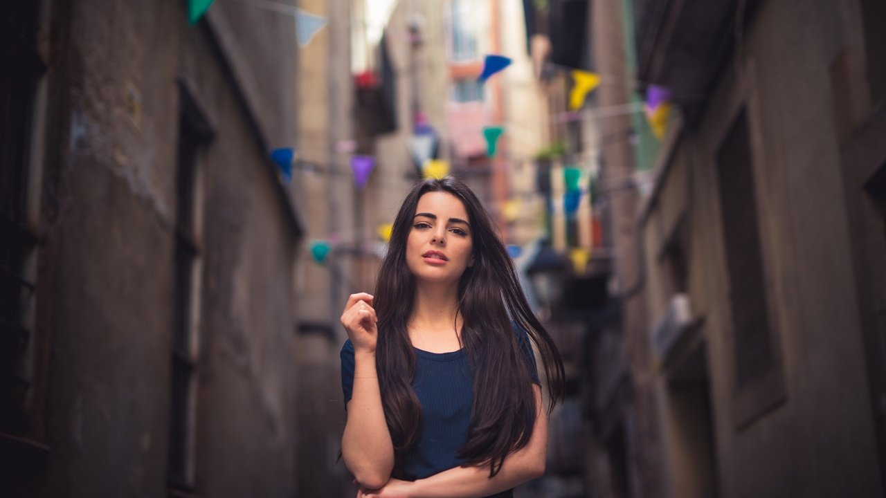 Обои девушка, брюнетка, улица, модель, флажки, боке, юлия, girl, brunette, street, model, flags, bokeh, julia разрешение 4000x2606 Загрузить