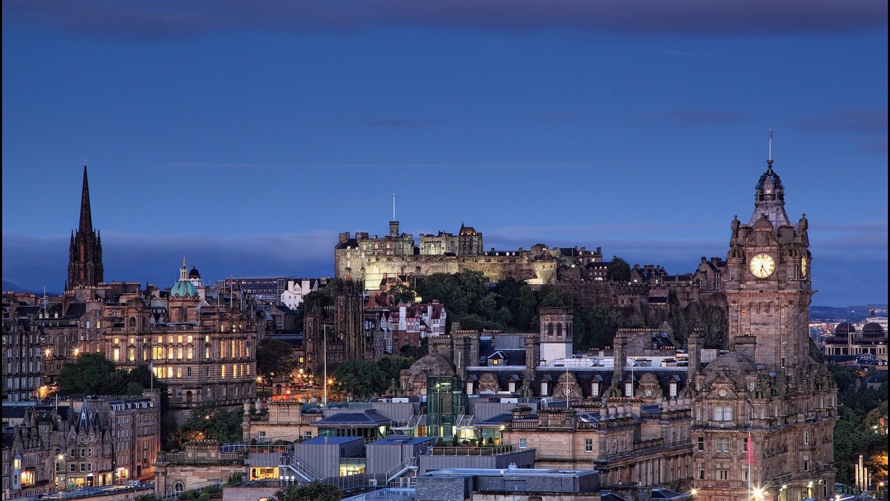 Обои ночь, огни, город, шотландия, эдинбург, calton hill, night, lights, the city, scotland, edinburgh разрешение 2048x1318 Загрузить