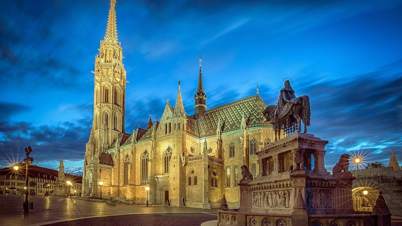 Обои вечер, собор, церковь, памятник, площадь, венгрия, будапешт, the evening, cathedral, church, monument, area, hungary, budapest разрешение 2450x1550 Загрузить