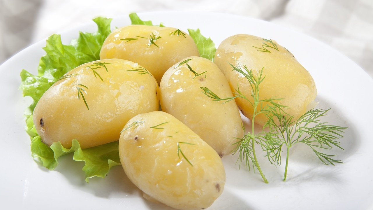 Обои масло, укроп, картошка, картофель, oil, dill, potatoes разрешение 5616x3744 Загрузить