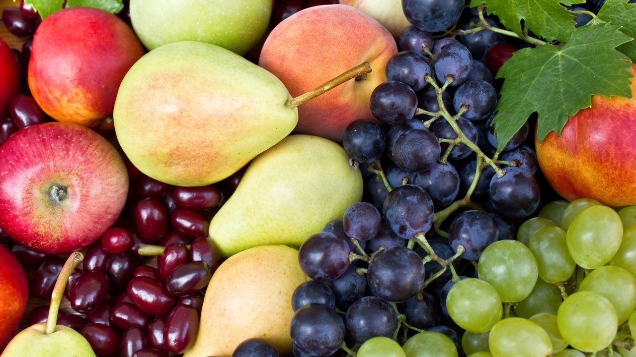 Обои виноград, фрукты, яблоки, груши, grapes, fruit, apples, pear разрешение 2560x1706 Загрузить