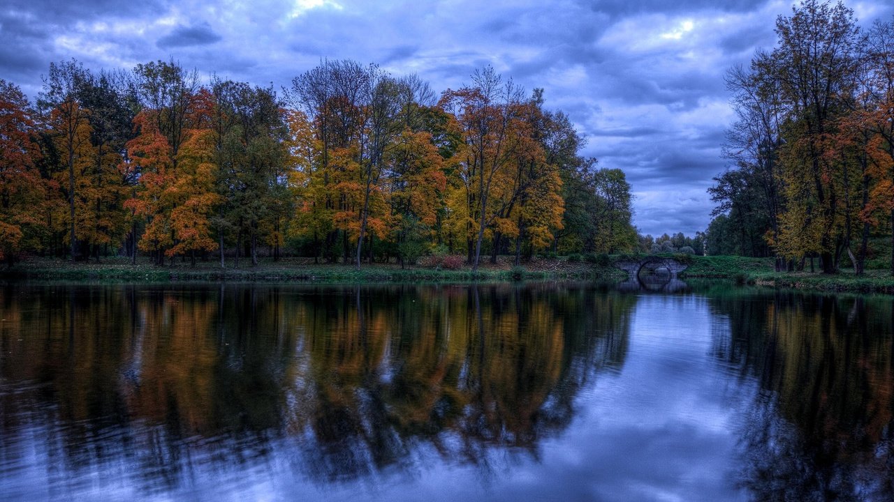 Обои берег, осень, водоем, shore, autumn, pond разрешение 2048x1335 Загрузить