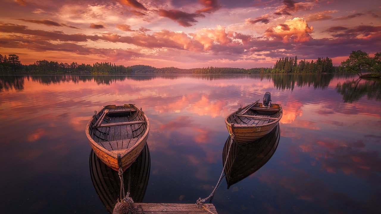 Обои небо, облака, озеро, закат, лодки, причал, the sky, clouds, lake, sunset, boats, pier разрешение 2048x1365 Загрузить