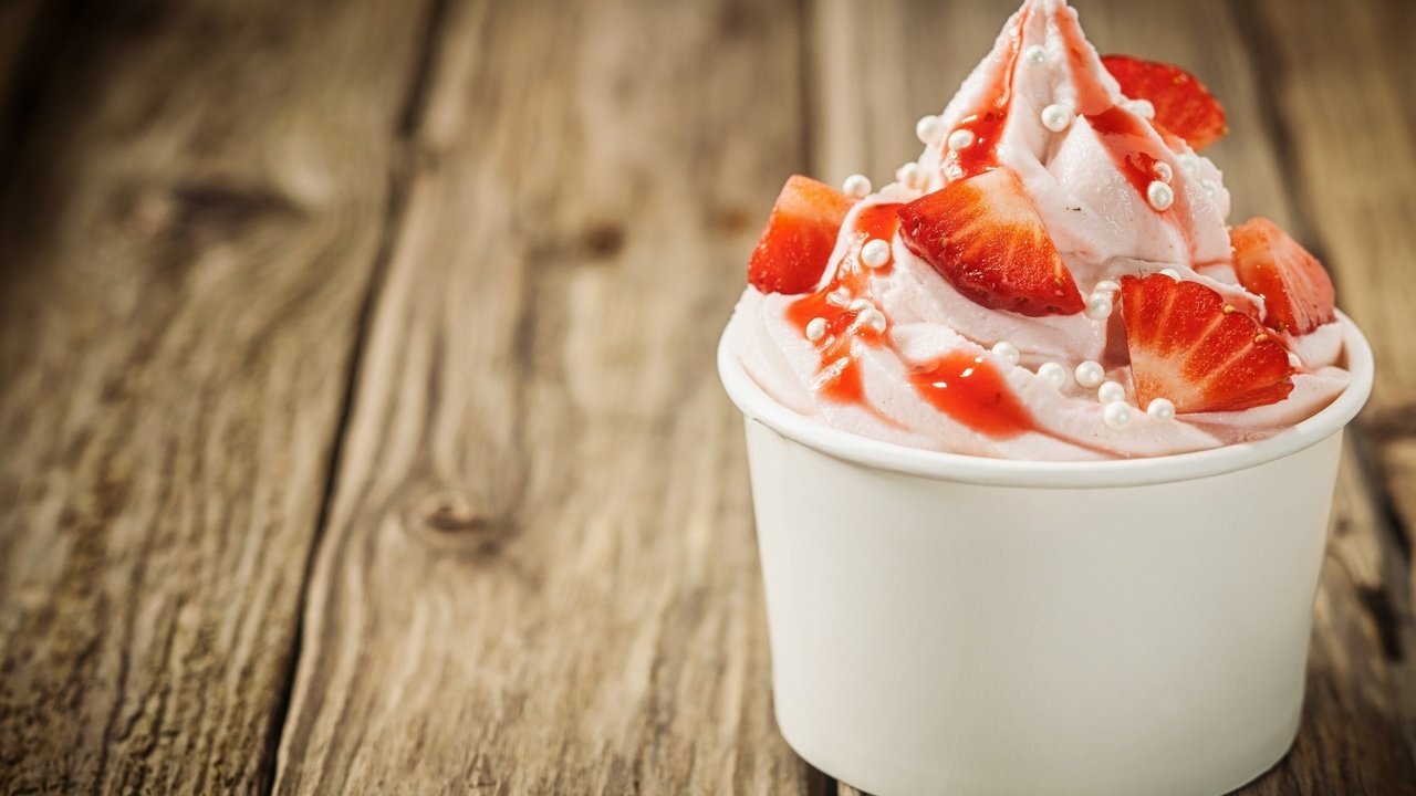 Обои мороженое, клубника, десерт, стаканчик, ice cream, strawberry, dessert, cup разрешение 1920x1200 Загрузить