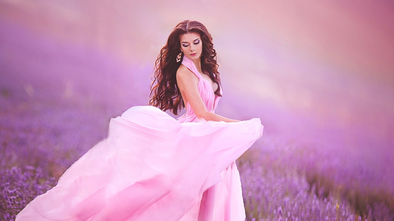 Обои цветы, девушка, поле, лаванда, волосы, лицо, макияж, розовое платье, flowers, girl, field, lavender, hair, face, makeup, pink dress разрешение 6400x5165 Загрузить