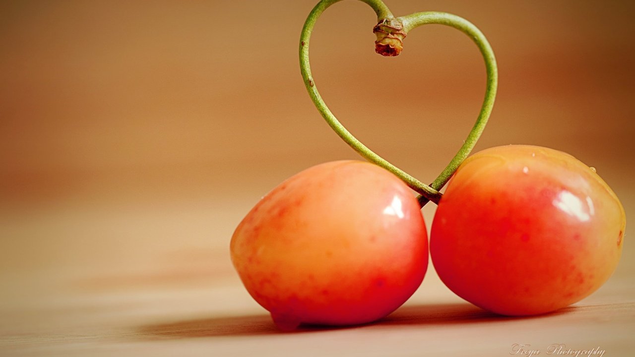 Обои макро, сердечко, черешня, ягоды, вишня, macro, heart, cherry, berries разрешение 2048x1365 Загрузить