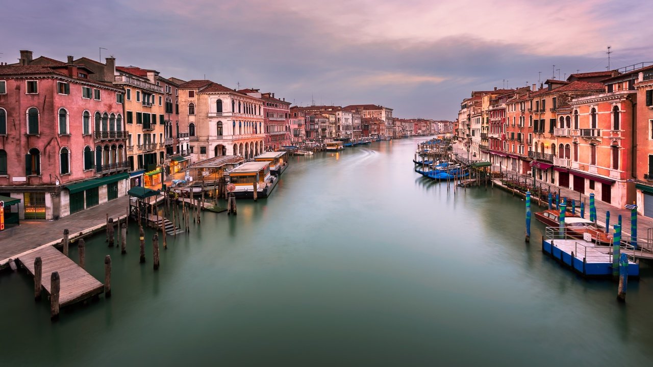 Обои закат, панорама, венеция, канал, италия, grand canal, rialto bridge, sunset, panorama, venice, channel, italy разрешение 5760x3840 Загрузить