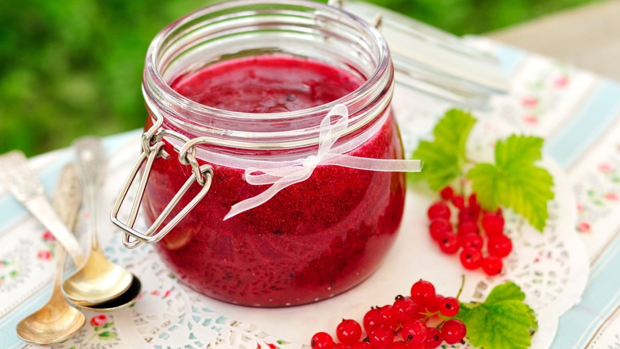 Обои джем, ягоды, банка, красная смородина, желе, смородина, варенье, jam, berries, bank, red currant, jelly, currants разрешение 1920x1275 Загрузить