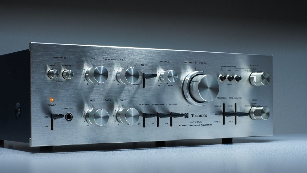 Обои макро, фон, 1975 г. р., technics su 3500 stereo amplifier, macro, background, 1975 разрешение 2400x1798 Загрузить