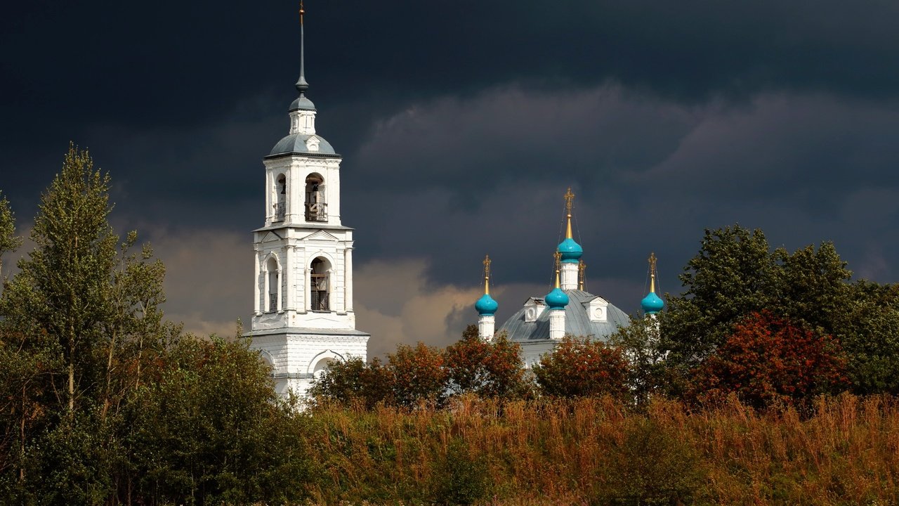 Обои храм, тучи, церковь, переславль залесский, temple, clouds, church, pereslavl zalessky разрешение 2048x1463 Загрузить